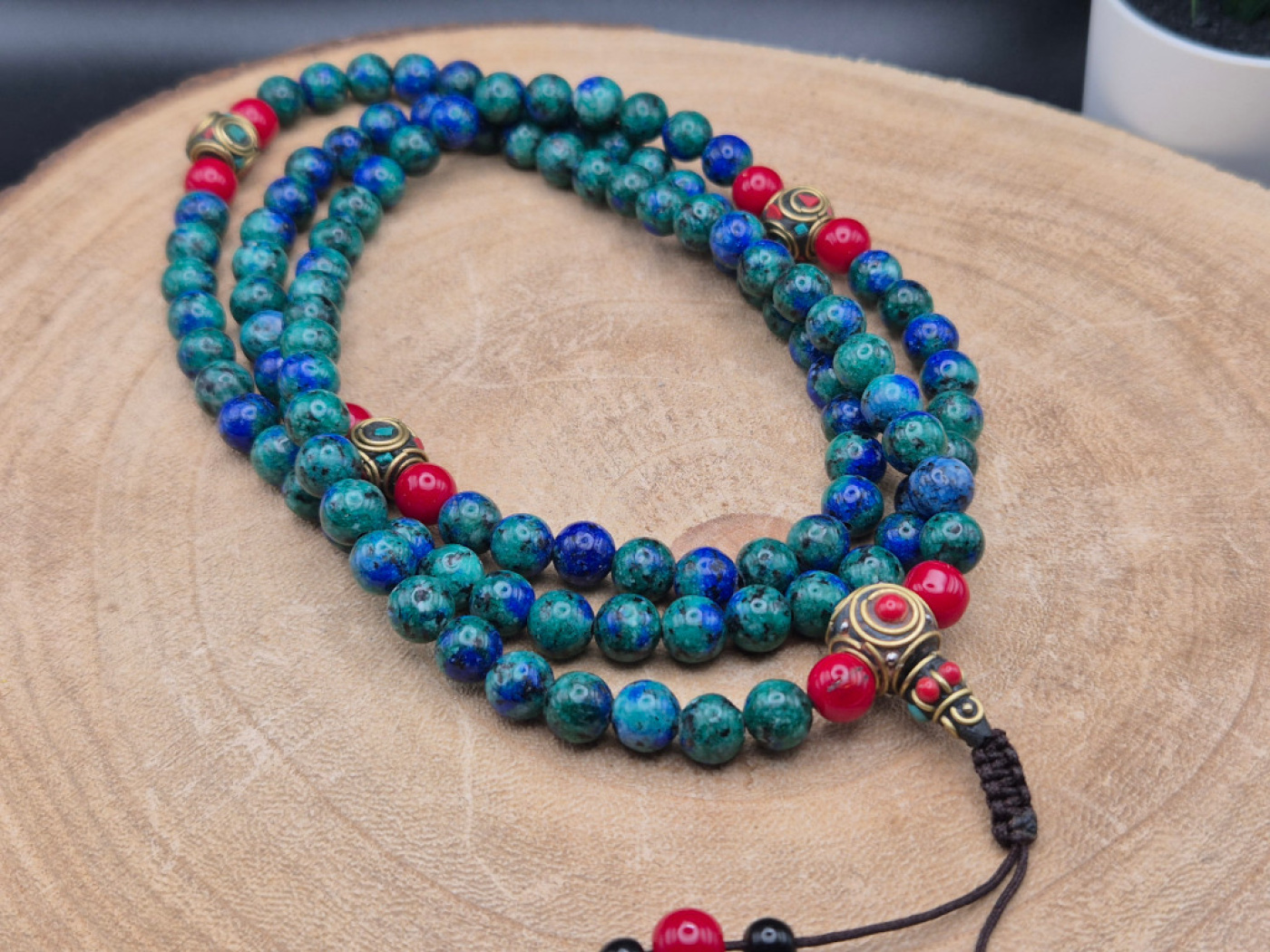 Handgefertigte Mala aus Azurit-Malachit mit lebendiger Farbstruktur